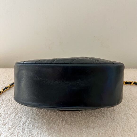 Chanel Black Quilted Lambskin Vintage Crescent Flap Bag - Picture 4 of 14